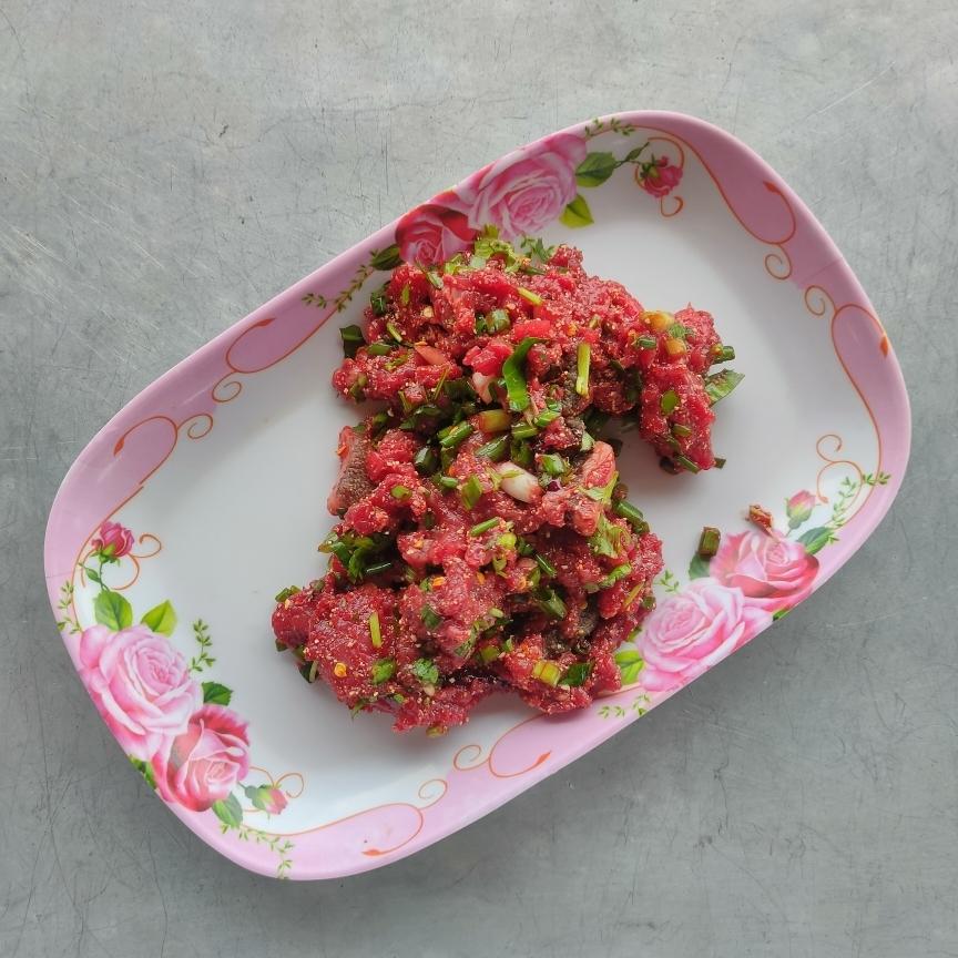 Profile อาหารอีสาน หมีหิวลาบราชการ